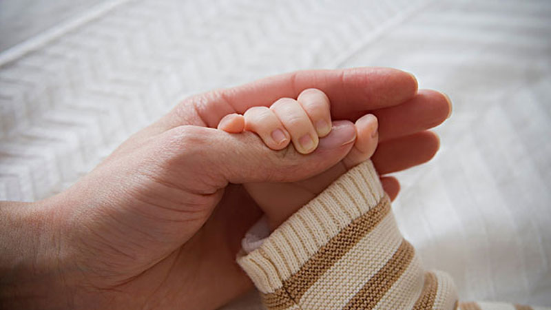 全国人大常委会委员：妇女生孩子应考虑上升为国家福利