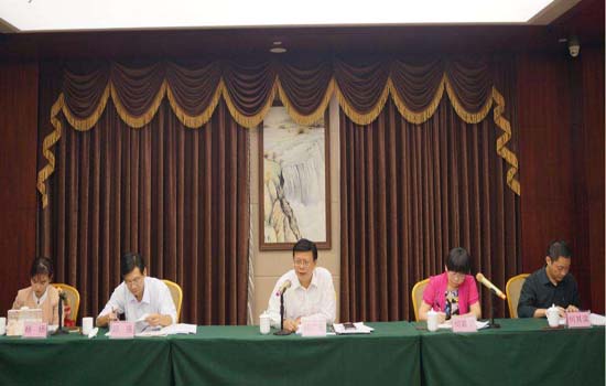 北京市人力社保局：除夕为调休 加班工资算两倍