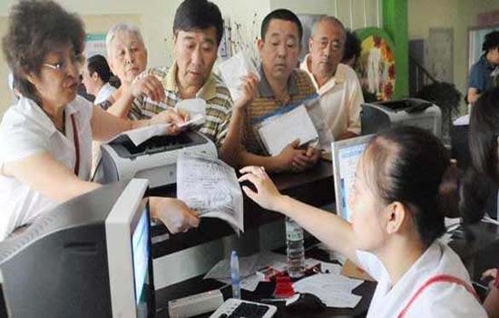 两会民生关注：杨光介绍今年人力社保“民生账”
