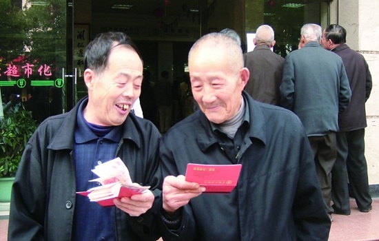 通辽市城乡居民养老保险三举措助力脱贫