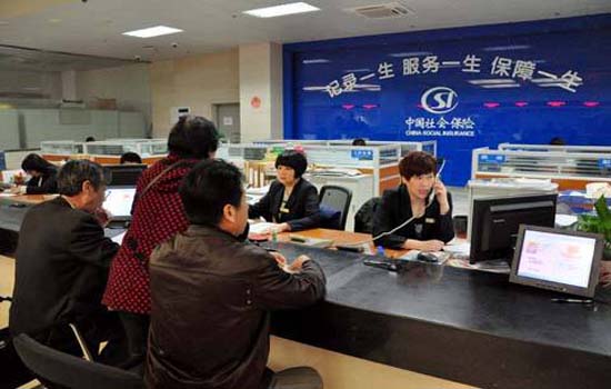 社保办理迎高峰，便民服务提速了